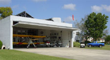 Spruce Creek Taxiway Home